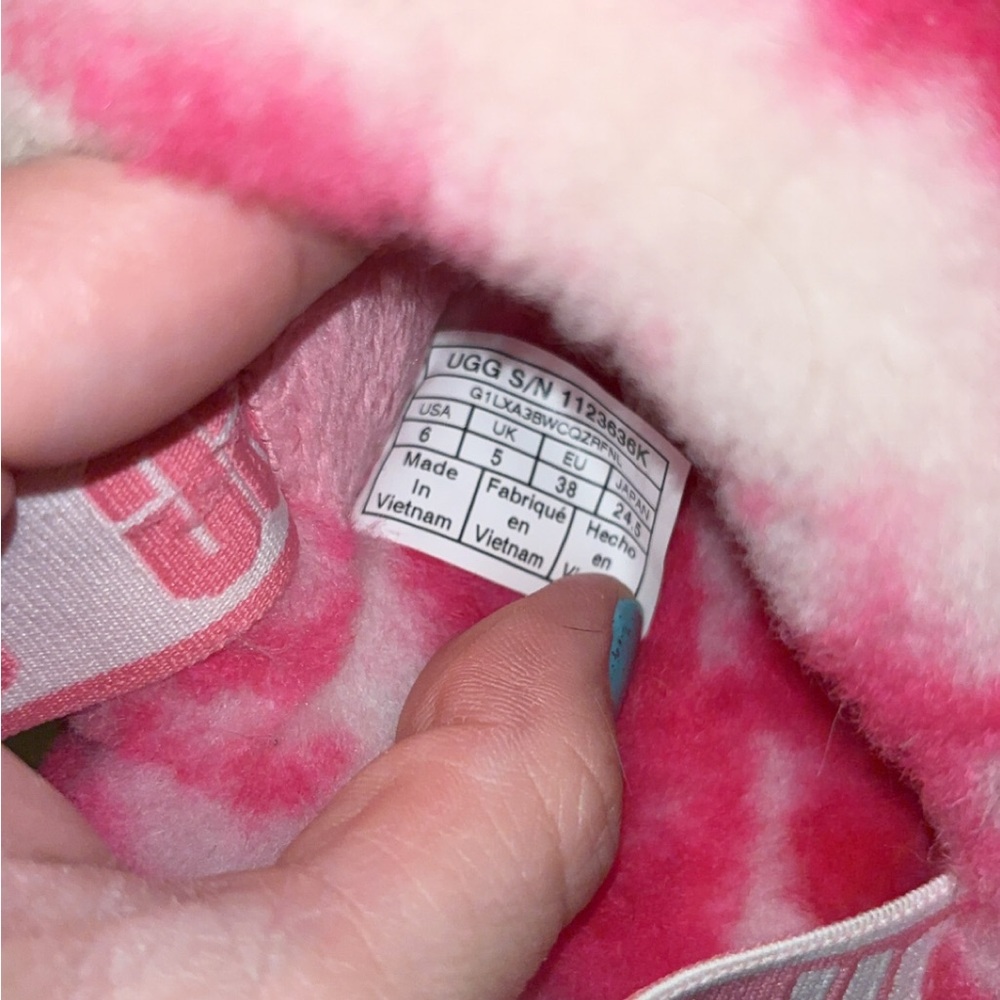 ugg fluff yeah slides - Picture 3 of 3